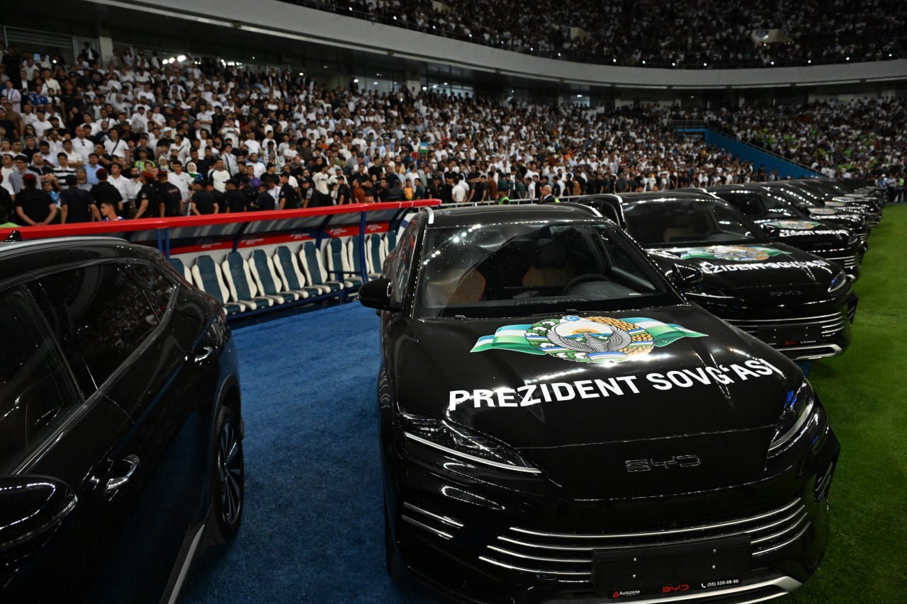 هدیه رییس جمهور ازبکستان به بازیکنان تیم ملی ازبکستان