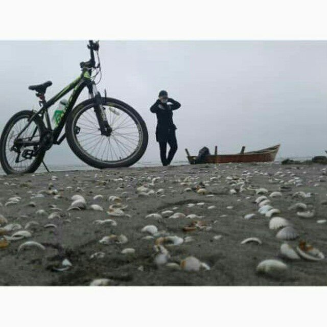 63481981 شیرینی و سختی دوچرخهسواری در شهر ساحلی بندرانزلی