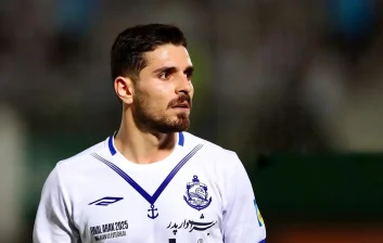 محمد عمری : وطنم، مادر من طاقت بیار فرزندانت با هر تفاوت عقیده‌ ای کنارت ایستاده‌ اند