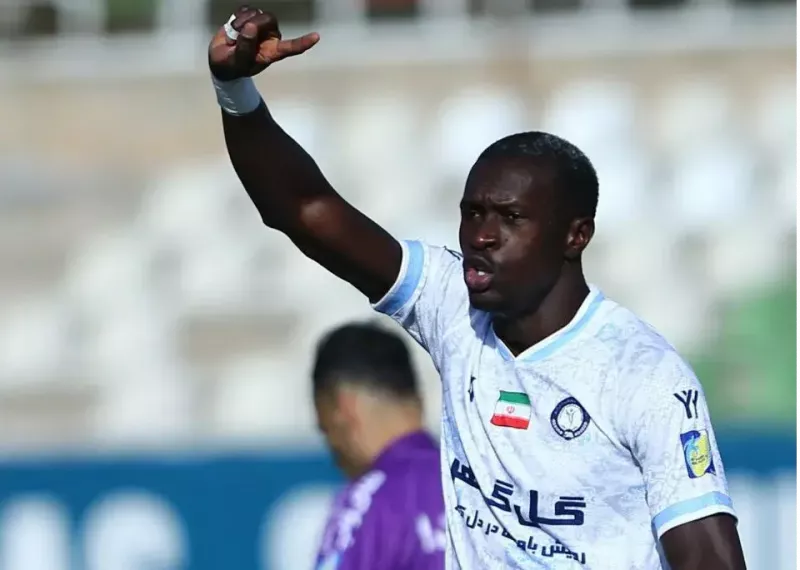 عثمان اندونگ با انتشار پوستری به حمایت از ایران در پی حمله اسراییل پرداخت