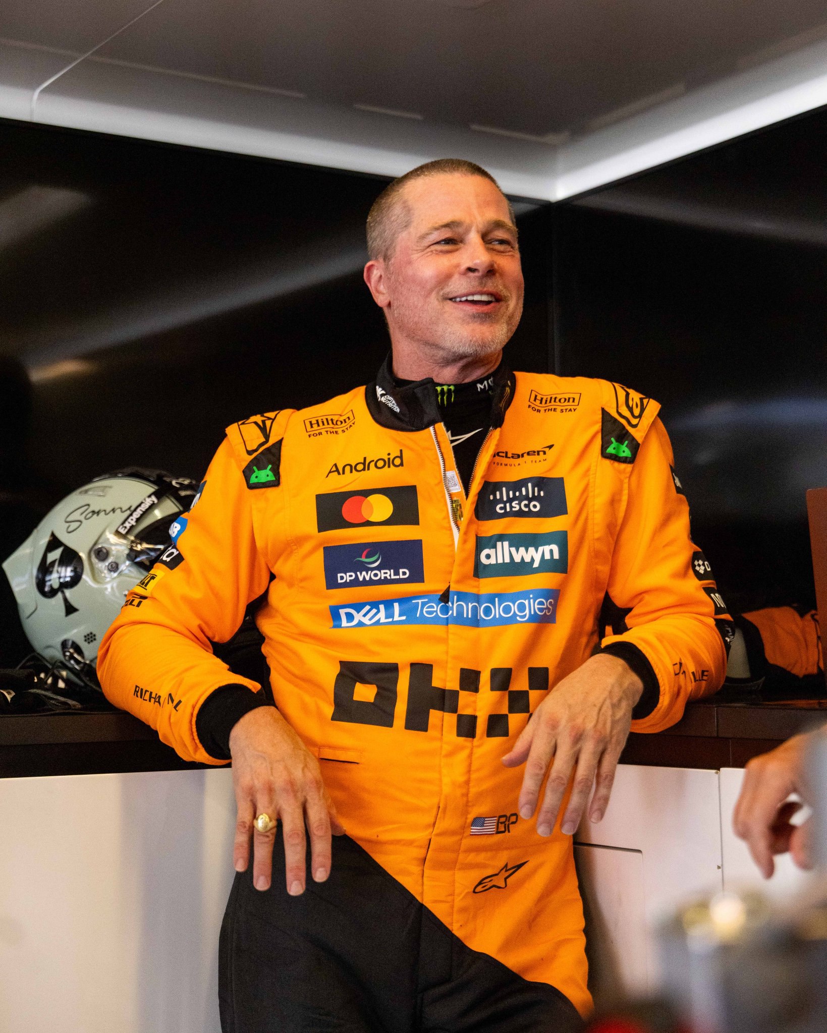 bradpit_20250626_133103_732 برد پیت - مک لارن - فرمول یک - فیلم F1