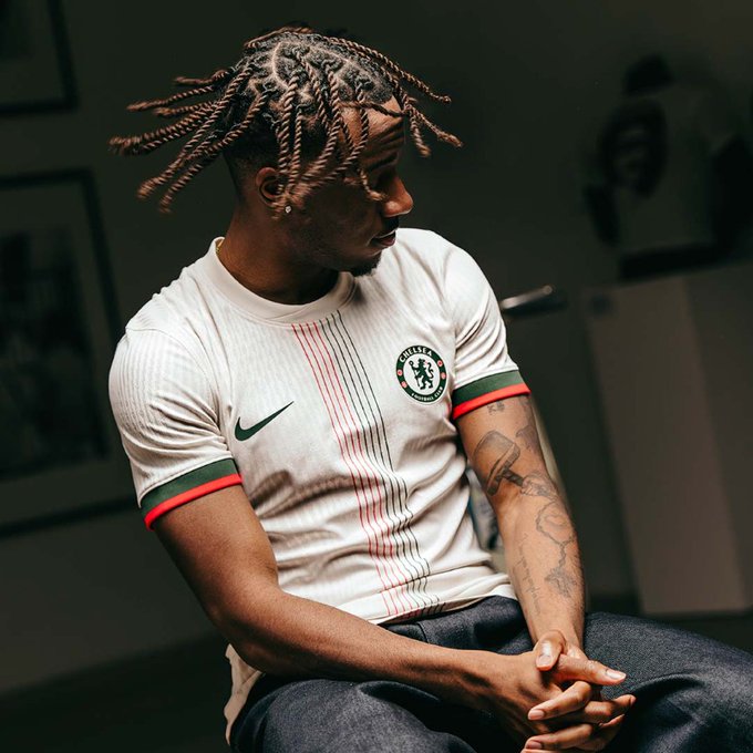 پیراهن دوم چلسی برای فصل 26-2025