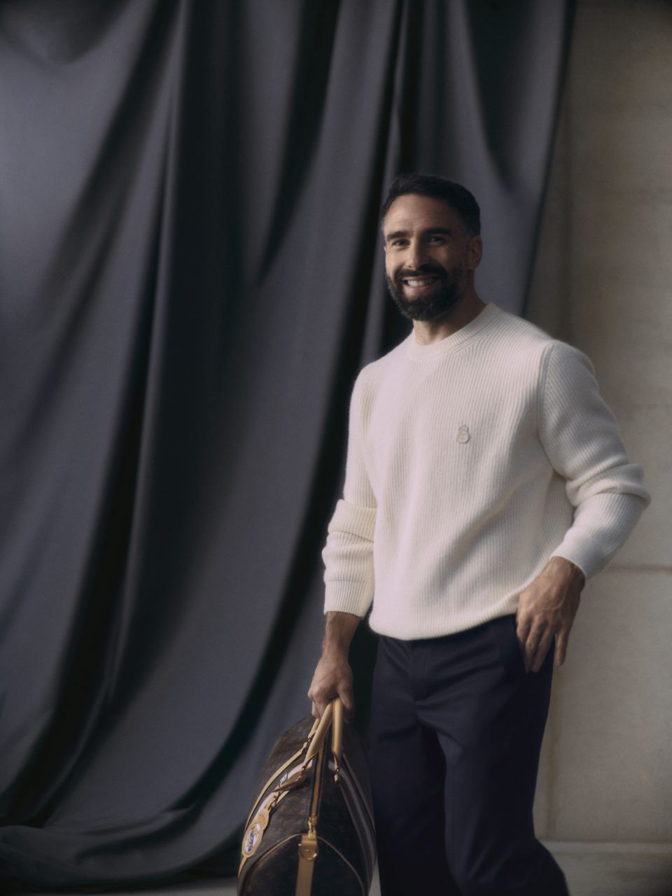 img_20250613_112328_592 دنی کارواخال با اکسسوریهای لویی ویتون