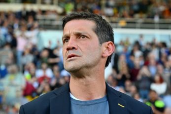 تصویر کریستین چیوو سرمربی جدید باشگاه اینتر قبل از ورود به ساختمان باشگاه