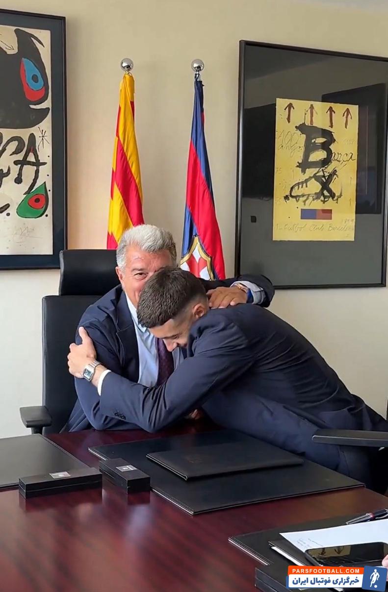 تصاویر امضای قراداد خوان گارسیا با باشگاه بارسلونا تا فصل 2031