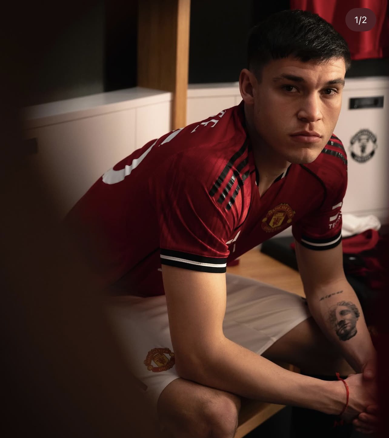 مانوئل اوگارته در کیت جدید منچستریونایتد