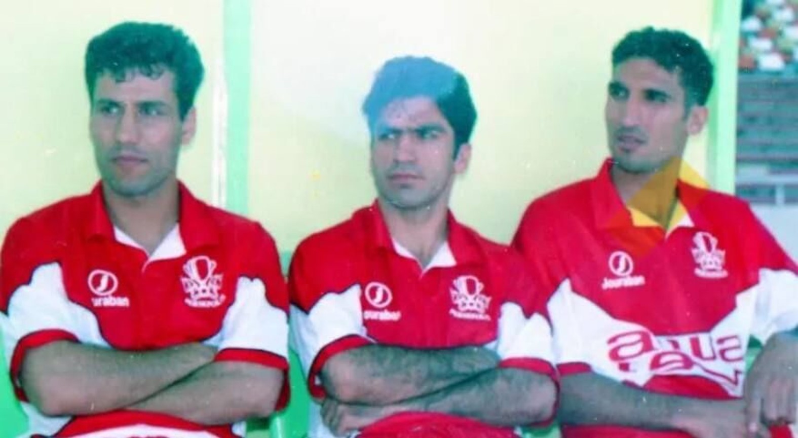 مهدی تارتار در پیراهن پرسپولیس و مهدی هاشمی نسب و علیرضا امامی فر در تیم پرسپولیس تهران - عکس قدیمی - لیگ برتر ایران