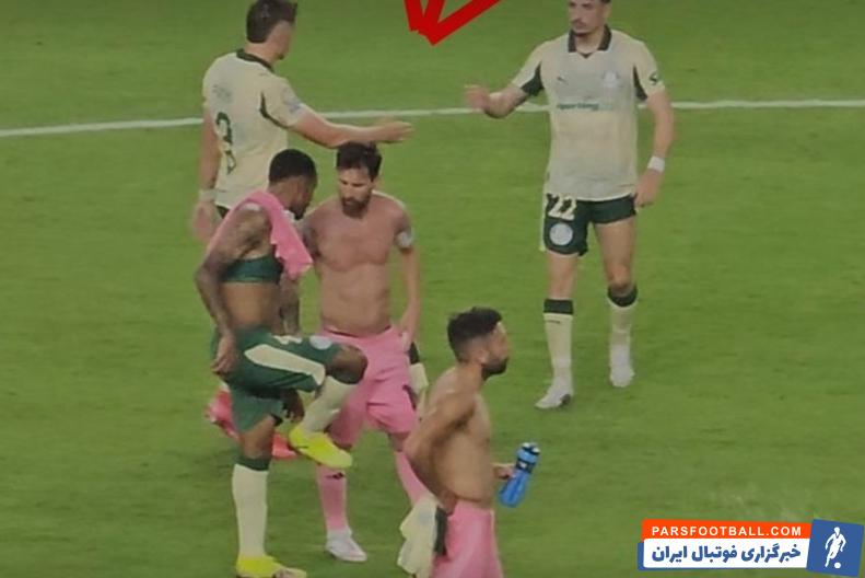 دست دادن و خوش و بش کردن بازیکنان پالمیراس با لیونل مسی