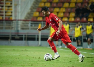 امیرحسین نشاط‌ جو ستاره فولاد خوزستان : خون می‌ دهیم اما خاک نمی‌ دهیم