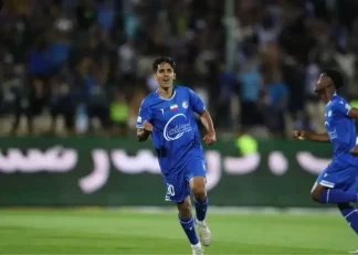 محمدحسین اسلامی ستاره استقلال مهمان تمرین ذوب آهن بود