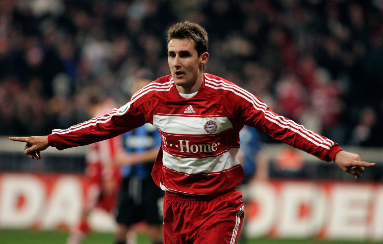 در بازی بایرن مونیخ و وولفسبورگ در نیمه‌نهایی دی‌اف‌بی پوکال؛ سال 2008