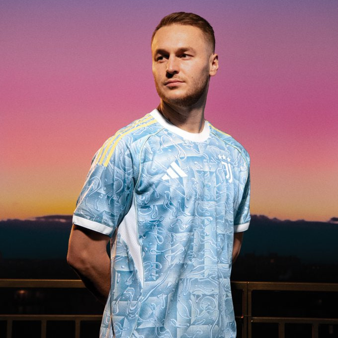 تئون کوپماینرس - پیراهن دوم یوونتوس 26-2025