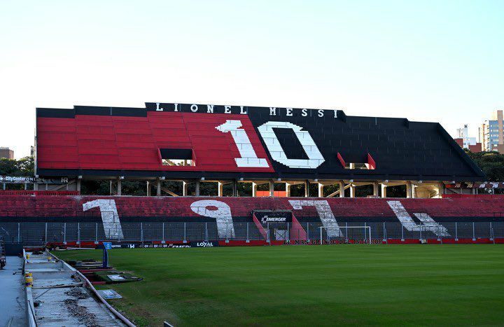 سکوی لیونل مسی - نیوولز اولد بویز آرژانتین