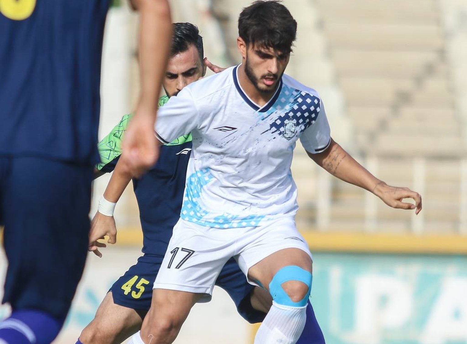 رضا غندی پور مهاجم تیم ملی جوانان و نوجوانان - بازیکن ملوان و پردیس - لیگ برتر ایران