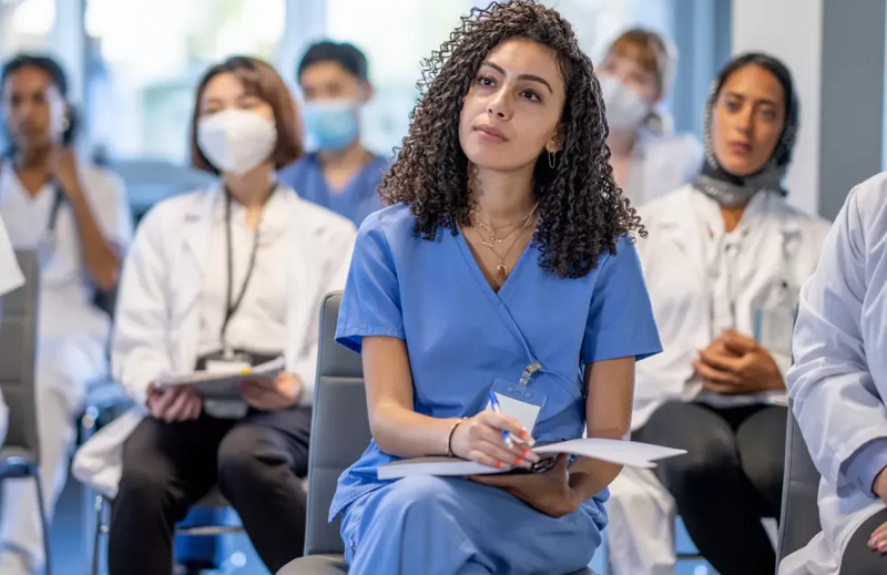 بحران آموزش و نبود ظرفیت کافی در دانشگاه‌ها