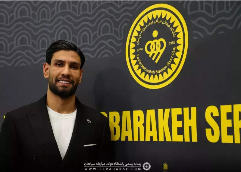 مجید علیاری ستاره ذوب آهن با عقد قراردادی راهی سپاهان شد