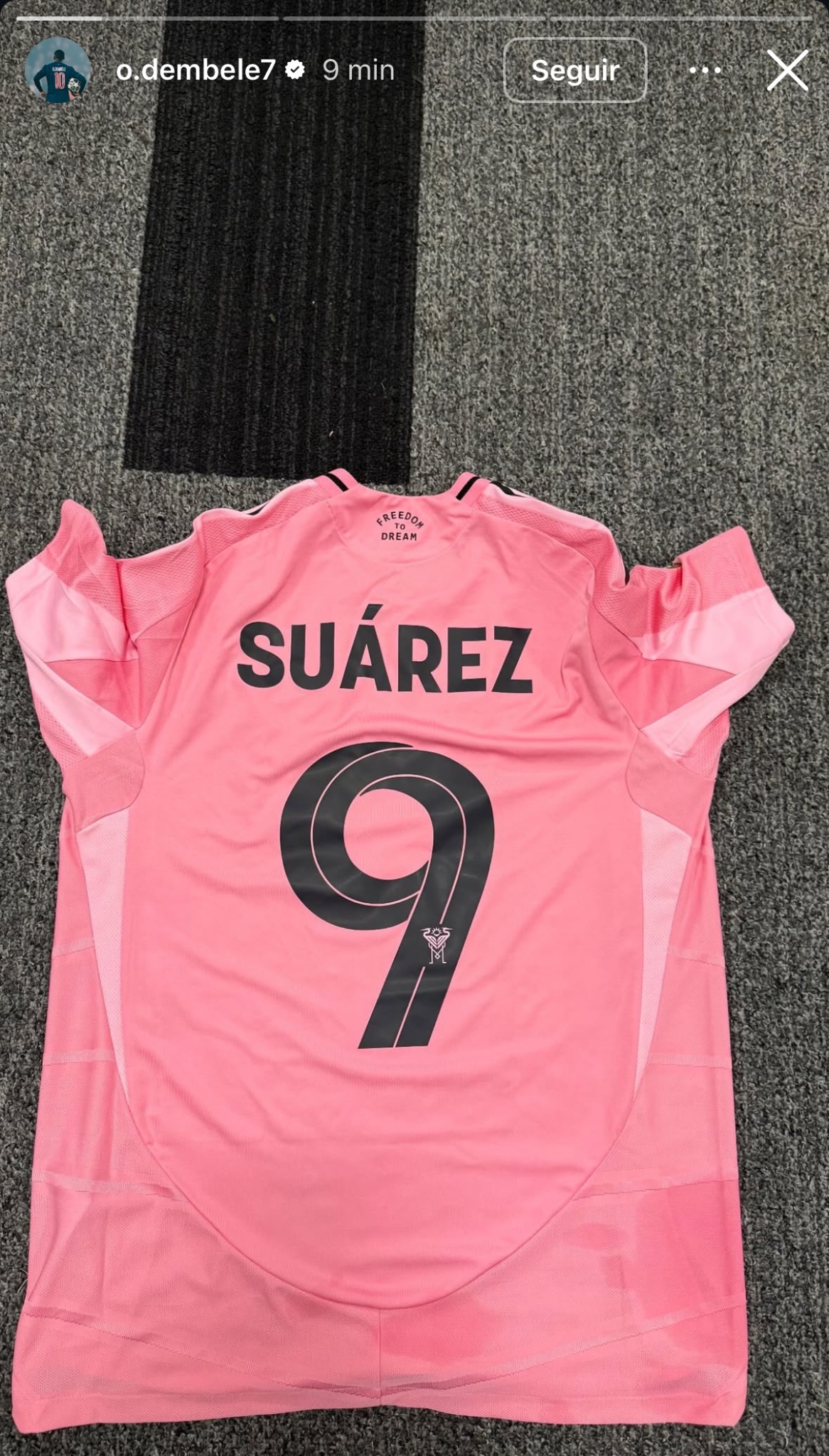 پیراهن لوئیس سوارز در دست عثمان دمبله