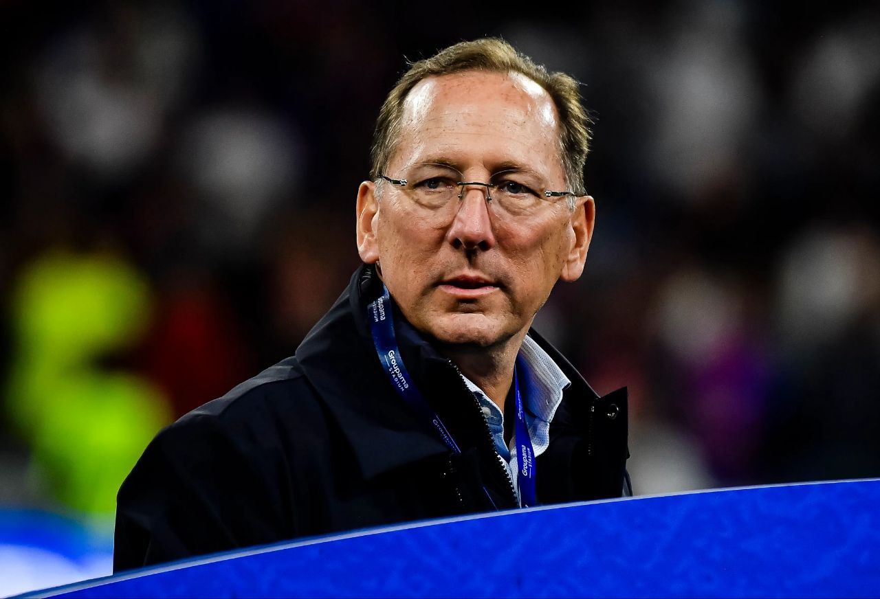 جان تکستور - مالک لیون - کریستال پالاس