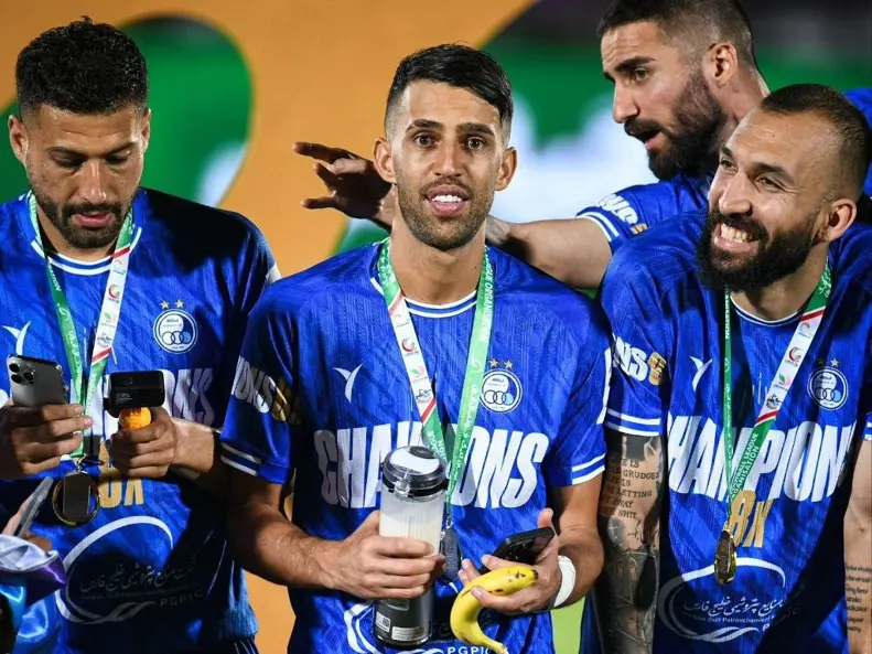 آرش رضاوند پس از پنج فصل و نیم حضور در استقلال راهی سپاهان شد