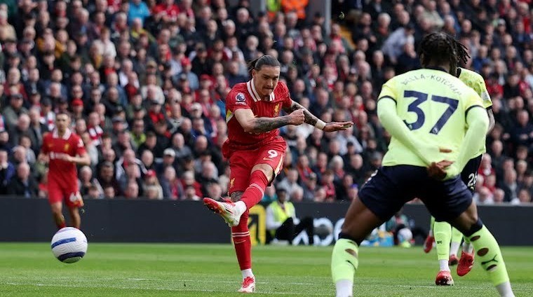 تیم فوتبال لیورپول انگلیس ,