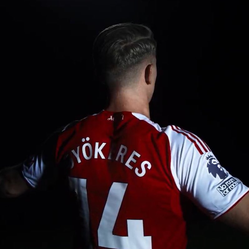 رونمایی از ویکتور گیوکرش در لباس آرسنال