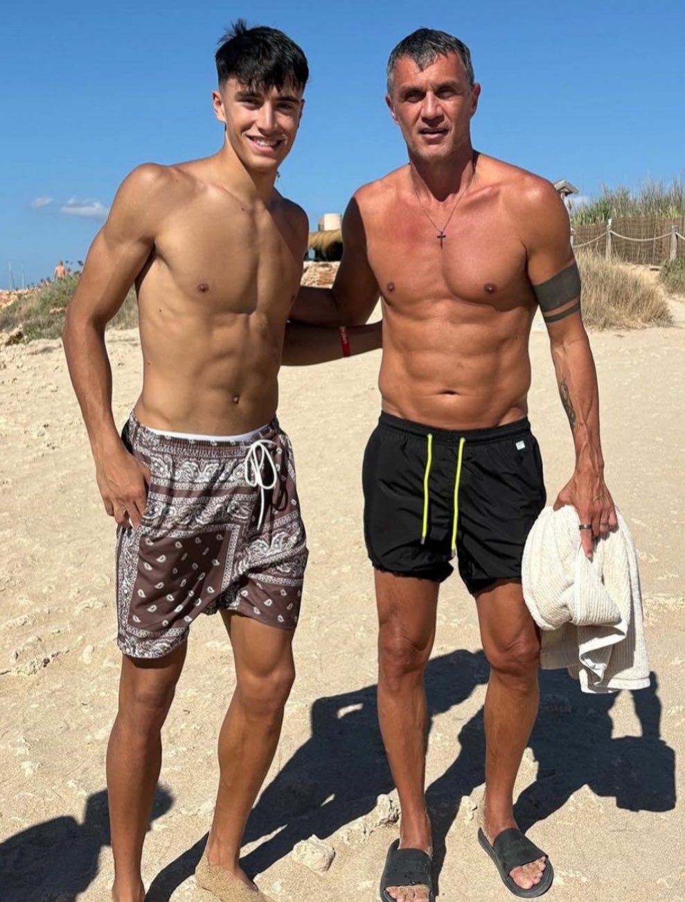 بدن حیرت انگیز و عضلات شش‌تکه پائو مالدینی در آستانه ۶۰ سالگی