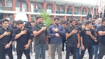 کلیپ حضور حسن یزدانی قهرمان کشتی ایران در مراسم عزاداری روز عاشورا