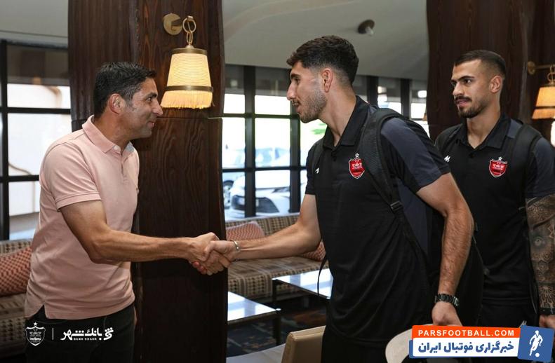 خوش بش گرم وحید هاشمیان با بازیکنان پرسپولیس در هتل محل اقامتشان در ترکیه