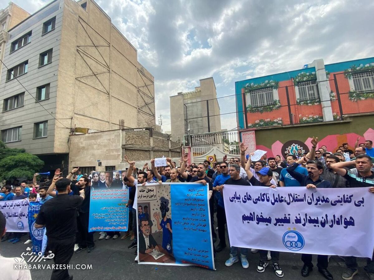 به جای «کشتی» برای استقلال بازیکن بگیرید/ استقلال با خرید یار ۴۹ ساله‌اش چشم بازار را کور کرد!/ حالا که پول داریم مغز فوتبالی نداریم