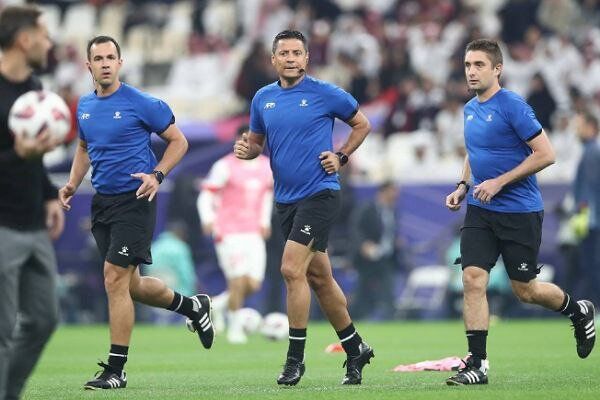 394018-1 اشتباهات فیفا درباره علیرضا فغانی تمامی ندارد!/ کمیته داوری ما غلط فکر میکند یا AFC؟/ «داوران رانتی» بیتجربه هزینه باشگاهها را به باد میدهند