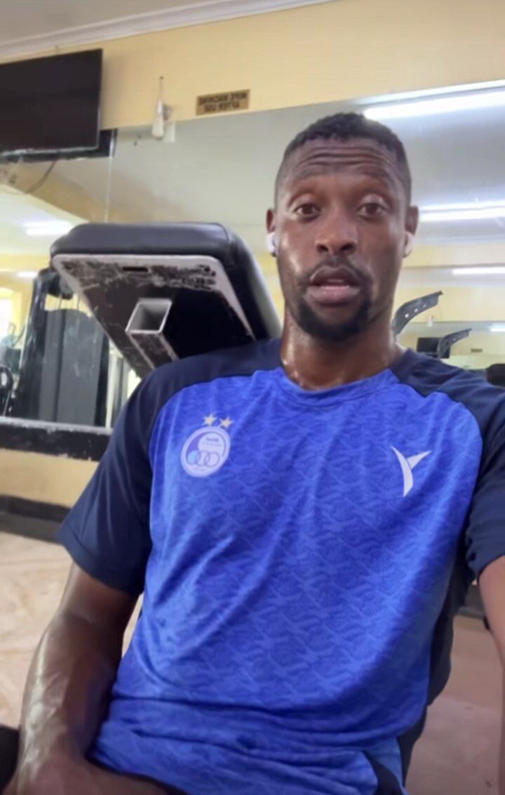 خارجی جدا شده هنوز پیراهن استقلال را می‌پوشد! +عکس