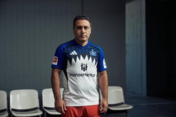 مهدی مهدوی کیا در مراسم رونمایی از کیت جدید باشگاه هامبورگ شرکت کرد