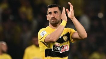 احسان حاج صفی با انتشار پستی از آاک آتن یونان جدا شد