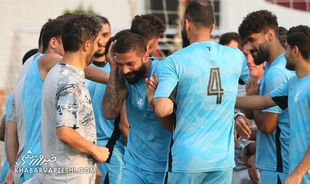 استقلالی‌ها برای ورود ستاره تیمشان تونل زدند +عکس