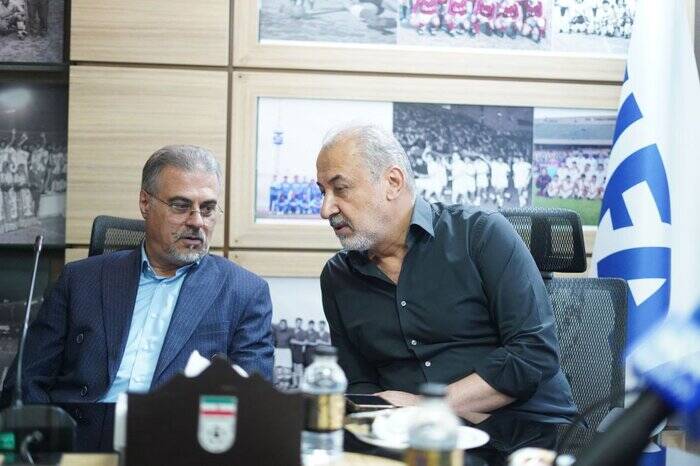 تلنگری به فدراسیون فوتبال؛ حواستان به قراردادهای ۱۰۰ میلیاردی باشد