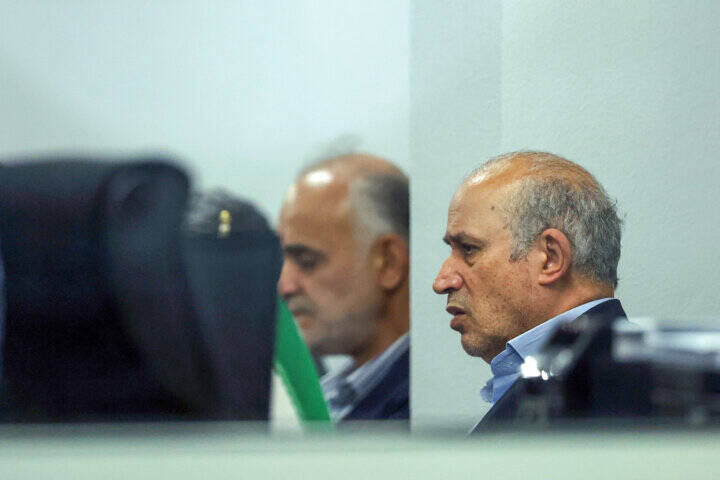 تلنگری به فدراسیون فوتبال؛ حواستان به قراردادهای ۱۰۰ میلیاردی باشد