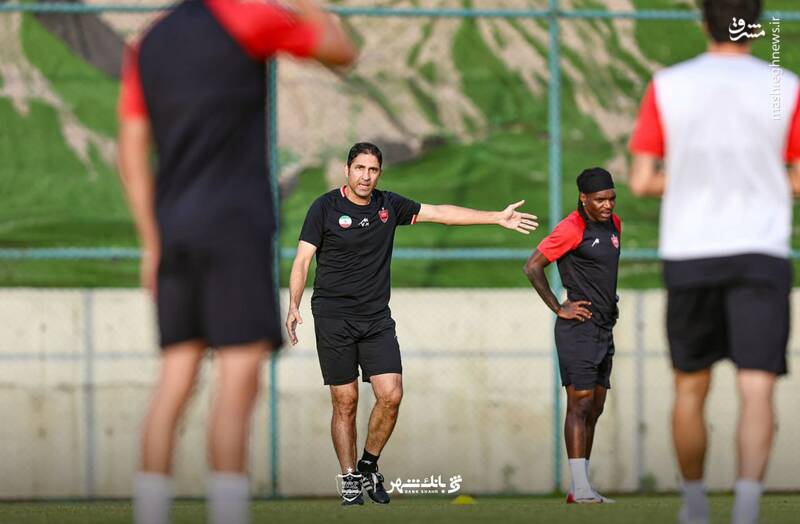 4469457 درویش نباید با تراکتور مصالحه کند/ بیرانوند باید جزای تهمتهایش را ببیند/ تمرینات سخت هاشمیان صدای پرسپولیسیها را درآورد