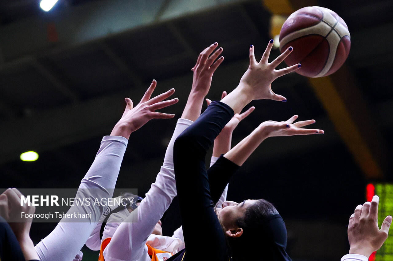 شیوه نهایی شدن ترکیب تیم بسکتبال زنان؛ بازیکن غایب به جای بازیکن حاضر!