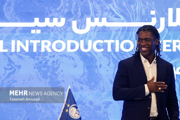 انتقاد از مسئولان باشگاه استقلال و امیدواری به ساپینتو؛ سیدورف کجاست؟