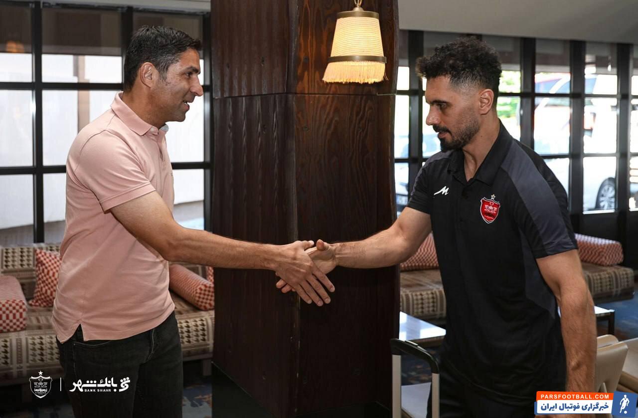 وحید هاشمیان با ستاره های پرسپولیس در ترکیه دیدار کرد