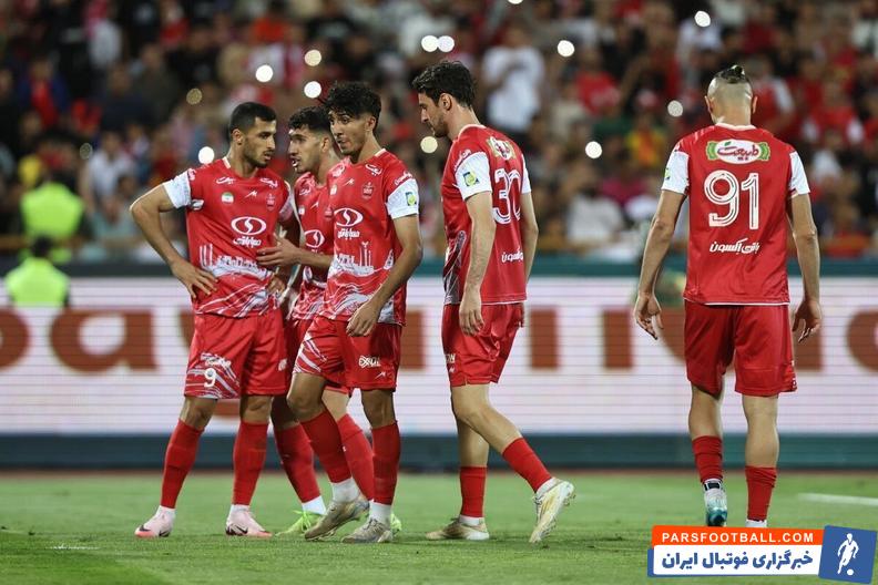 بهزاد داداش زاده : وحید هاشمیان اگر قصد دارد بماند باید برخی چهره ها را کنار بگذارد