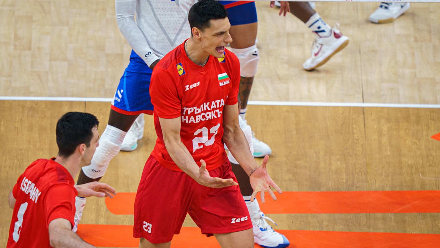 نیکولوف بازیکن تیم ملی والیبال بلغارستان در مصاف با کوبا - لیگ ملت های والیبال