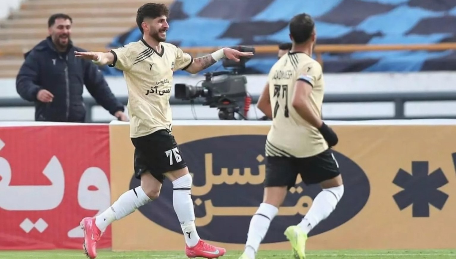 amirshabani-shamsazar-esteghlal-2025 امیر شبانی مدافع شمس آذر قزوین در شادی گل مقابل استقلال تهران - لیگ برتر ایران