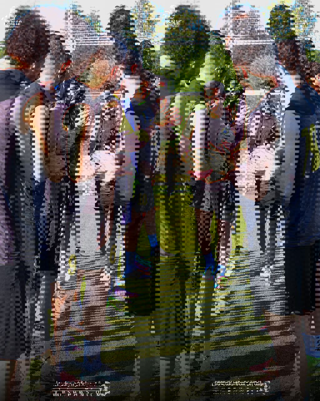 عکس از استقبال از احسان حاج صفی در تمرینات سپاهان