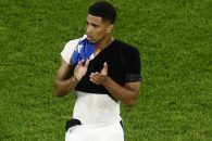 تصویر جود بلینگام پس از انجام عمل جراحی روی کتفش