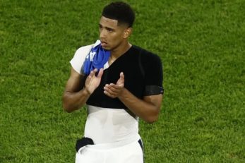 تصویر جود بلینگام پس از انجام عمل جراحی روی کتفش