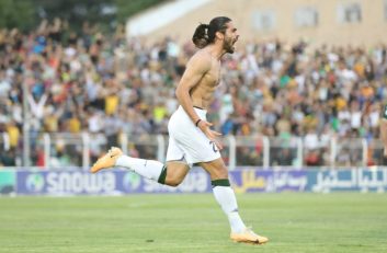 احسان حسینی از خرید جدید پرسپولیس رونمایی کرد