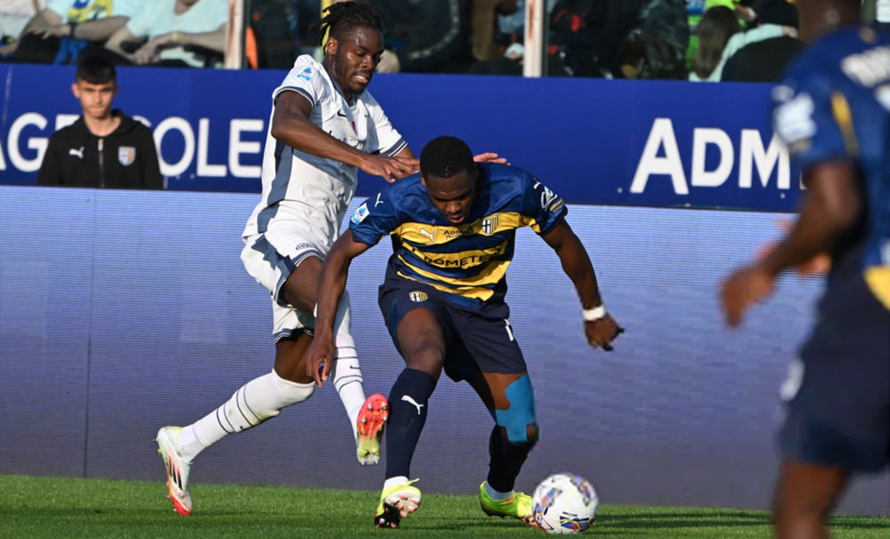 gabriel_charpentier-parma-yann_aurel_bisseck-intermilan-serie-a-italy-2025 گابریل شارپانتیه مهاجم فرانسوی کنگویی تیم پارما - یان بیستک بازیکن اینترمیلان ایتالیا - سری آ اتالیا - لیگ برتر ایران