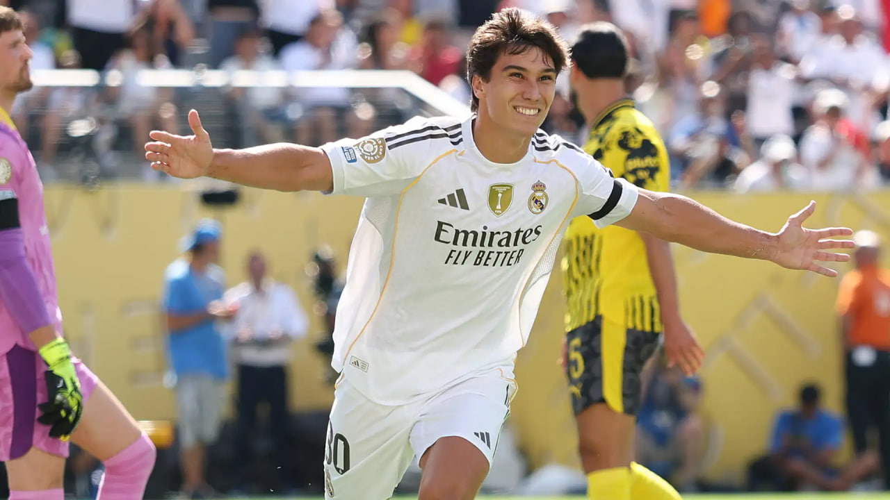 gonzalo_garcia_real_madrid_striker_2025-07-06-1 گونزالو گارسیا مهاجم اسپانیایی در زمین - رئال مادرید