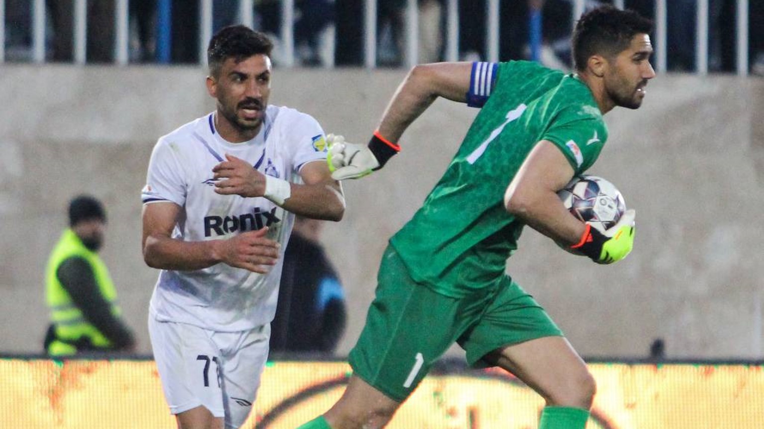 سیدحسین حسینی دروازه بان استقلال و تیم ملی ایران - لیگ برتر ایران - بازی استقلال و ملوان